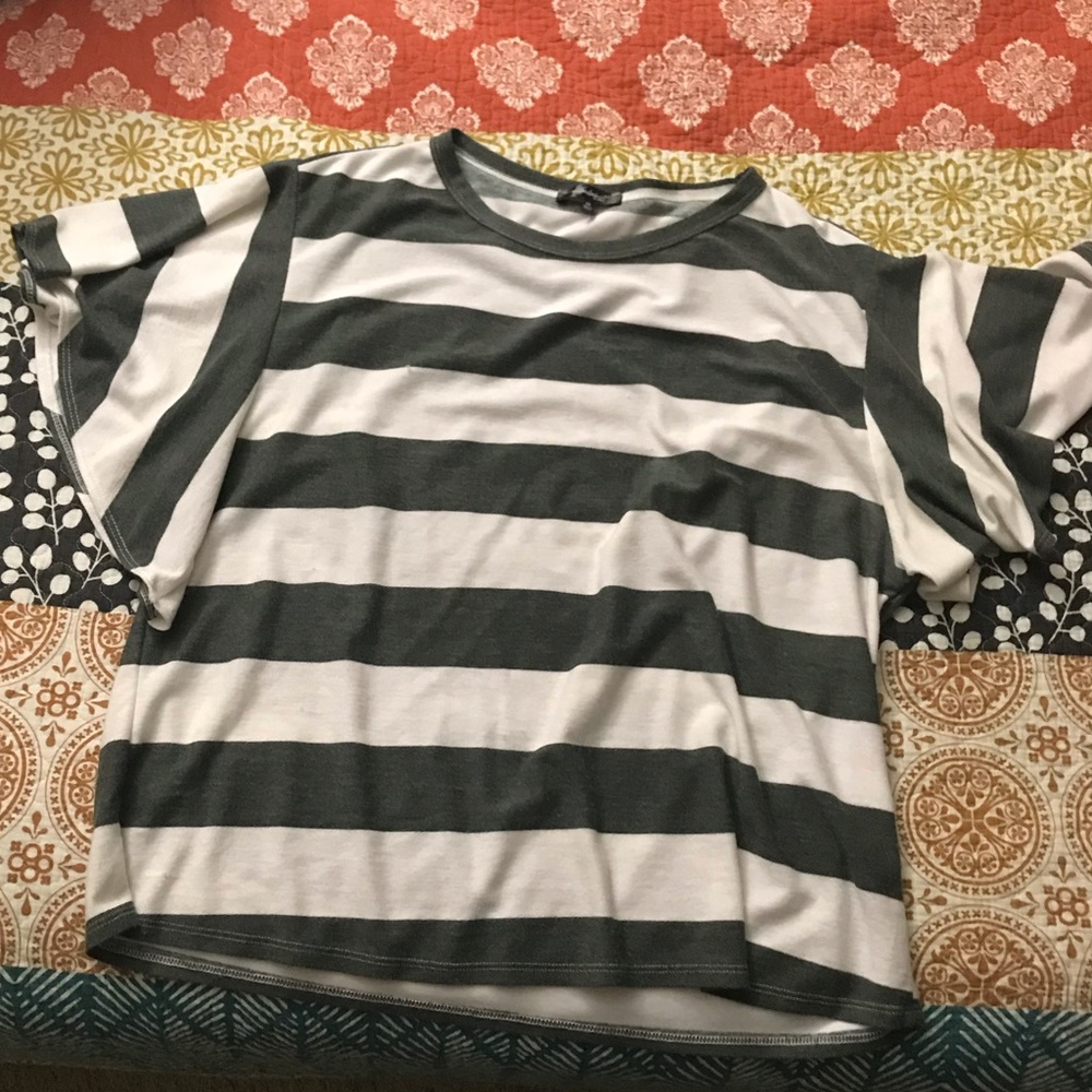 Ruffle sleeve top